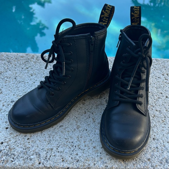 Dr. Martens Other - Dr Martens Docs lace up boots 1460 kids size 1 black leather combat style